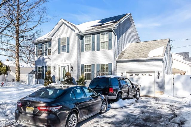 1041 6th Avenue, Toms River, NJ 08757