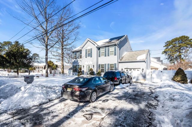 1041 6th Avenue, Toms River, NJ 08757