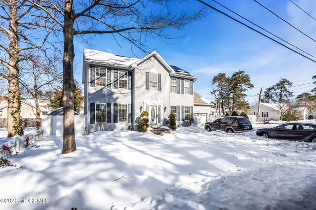 1041 6th Avenue, Toms River, NJ 08757