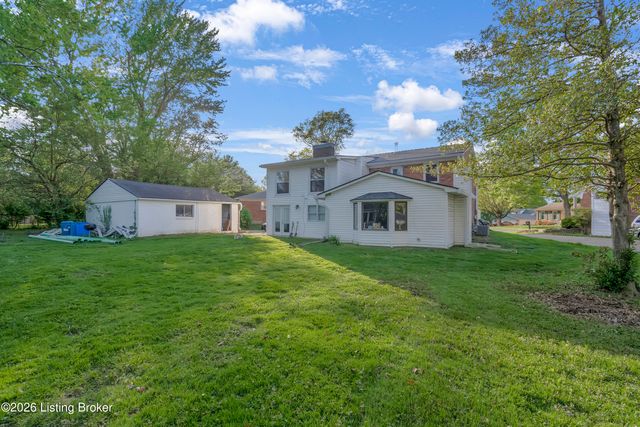 7718 St Bernard Ct, Louisville, KY 40291