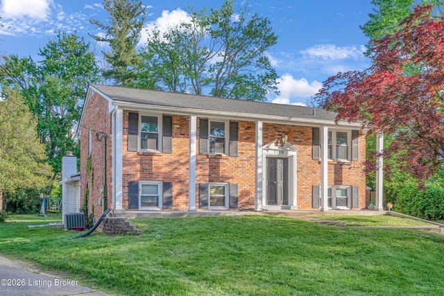 7718 St Bernard Ct, Louisville, KY 40291