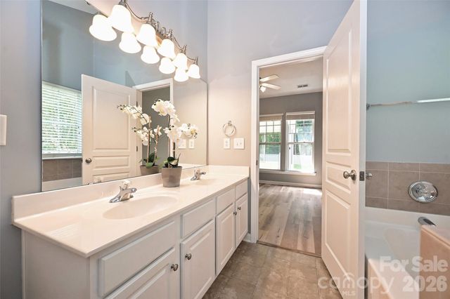 1549 Hammond Drive, Matthews, NC 28104