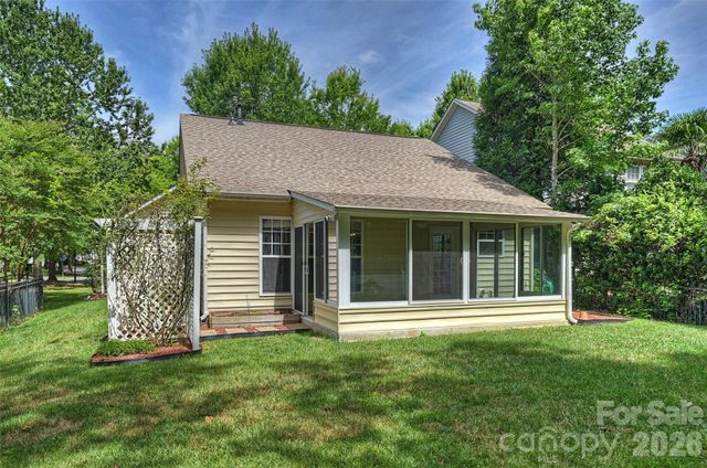 1549 Hammond Drive, Matthews, NC 28104