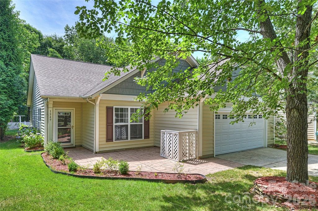 1549 Hammond Drive, Matthews, NC 28104