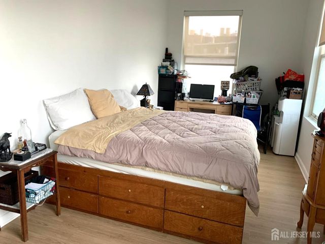 2000 West Street, Union City, NJ 07087