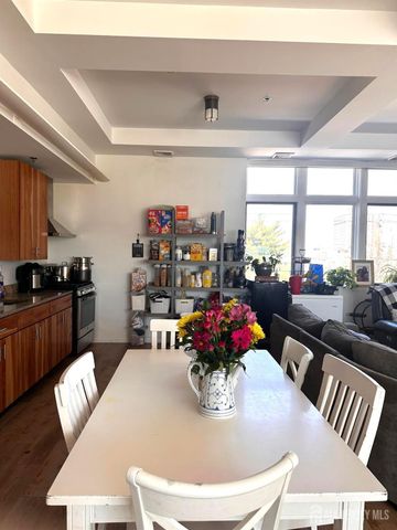 2000 West Street, Union City, NJ 07087