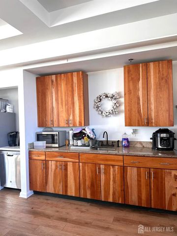 2000 West Street, Union City, NJ 07087
