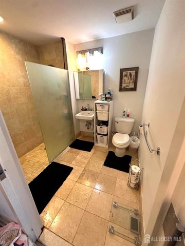 2000 West Street, Union City, NJ 07087