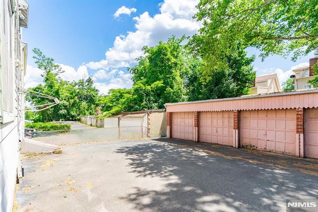 126 Scofield Street, Newark, NJ 07106