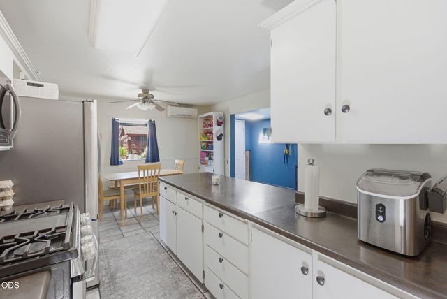 723 NE 12th Street, Grants Pass, OR 97526