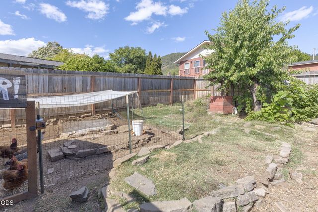 723 NE 12th Street, Grants Pass, OR 97526