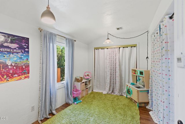 723 NE 12th Street, Grants Pass, OR 97526