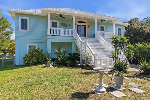 5 PALM DRIVE, Yankeetown, FL 34498