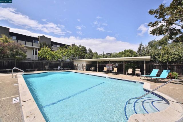 3090 Los Prados 24, San Mateo, CA 94403