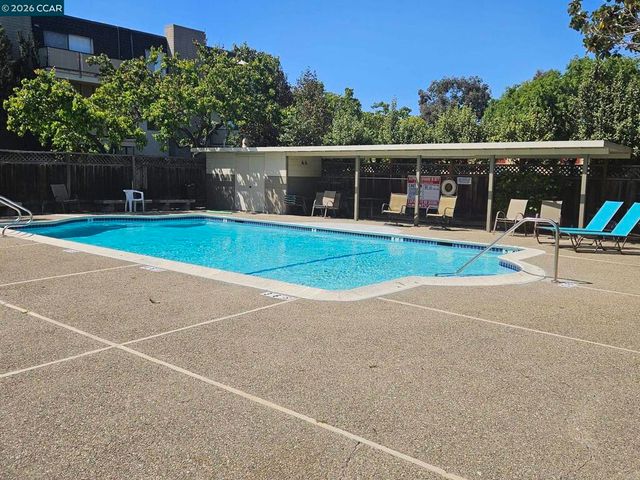 3090 Los Prados 24, San Mateo, CA 94403