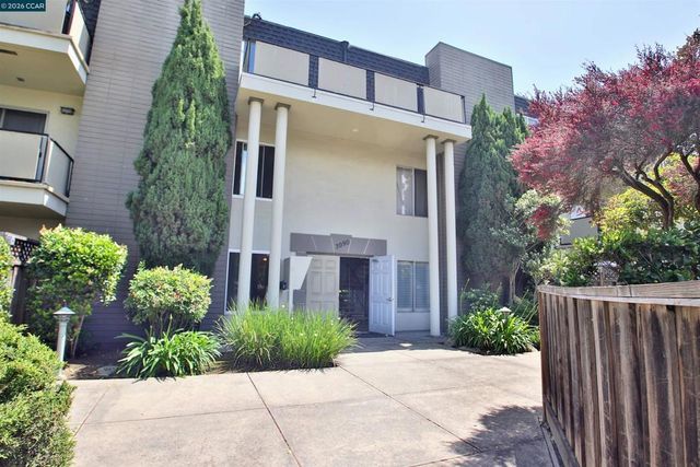 3090 Los Prados 24, San Mateo, CA 94403