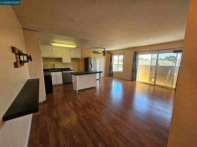 3090 Los Prados 24, San Mateo, CA 94403