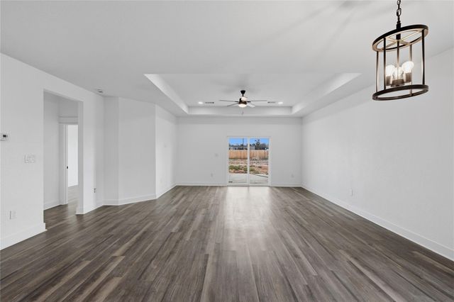 158 Lavanda LN, Dale, TX 78616