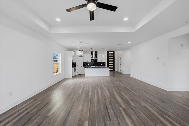 158 Lavanda LN, Dale, TX 78616