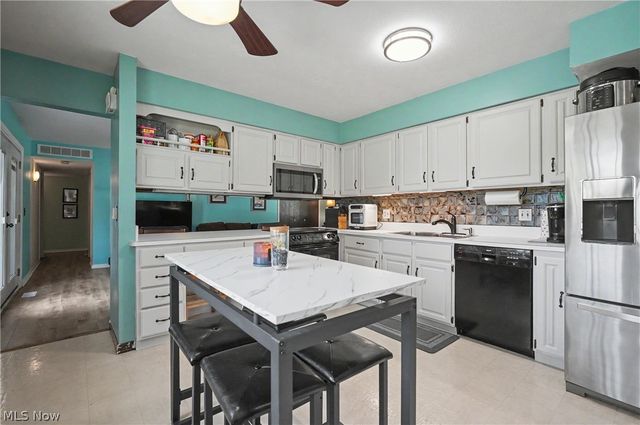 3854 Surfside Circle, Aurora, OH 44202