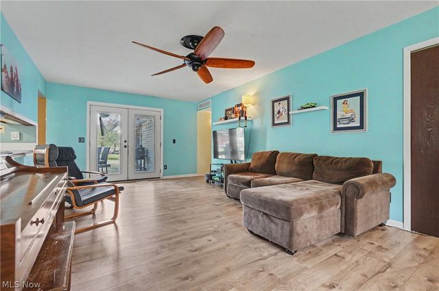 3854 Surfside Circle, Aurora, OH 44202