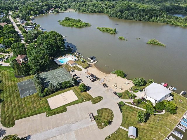 3854 Surfside Circle, Aurora, OH 44202