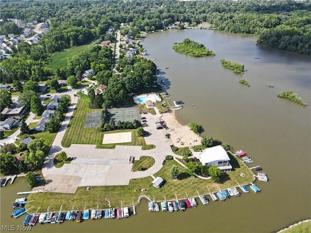 3854 Surfside Circle, Aurora, OH 44202