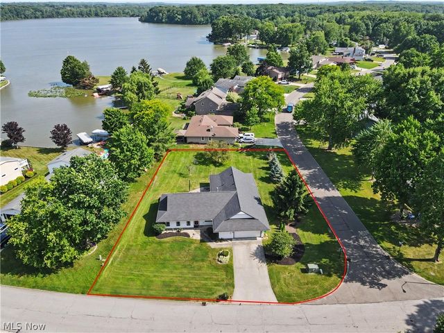 3854 Surfside Circle, Aurora, OH 44202