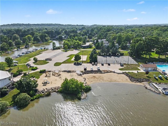 3854 Surfside Circle, Aurora, OH 44202