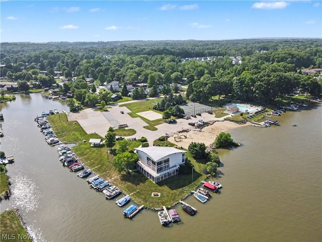 3854 Surfside Circle, Aurora, OH 44202