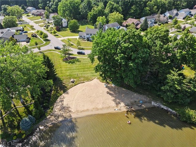 3854 Surfside Circle, Aurora, OH 44202