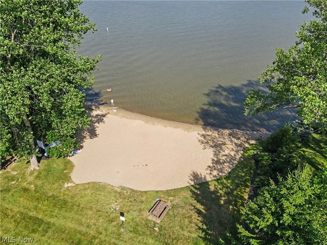 3854 Surfside Circle, Aurora, OH 44202
