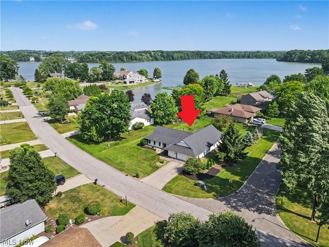 3854 Surfside Circle, Aurora, OH 44202
