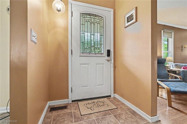 3854 Surfside Circle, Aurora, OH 44202