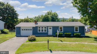 13 W DOUGLAS CT, Smithsburg, MD 21783