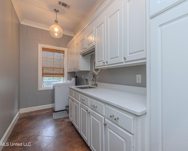 167 Lakeshire Circle, Canton, MS 39046