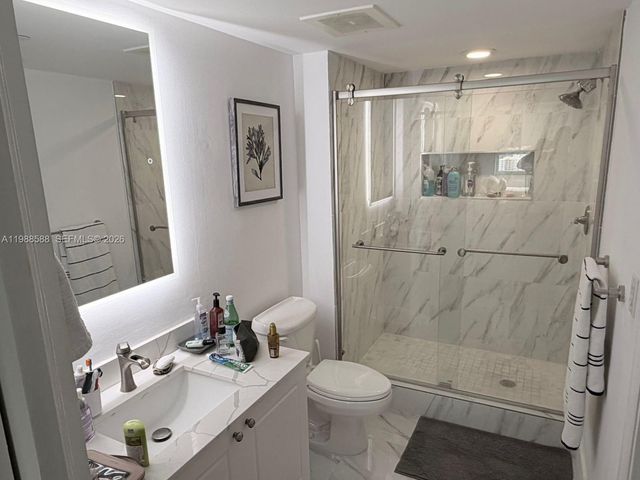 19501 W Country Club Dr 2204, Aventura, FL 33180