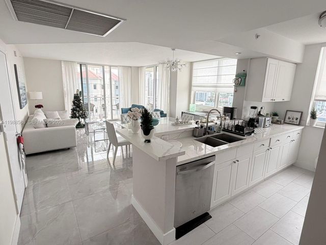 19501 W Country Club Dr 2204, Aventura, FL 33180