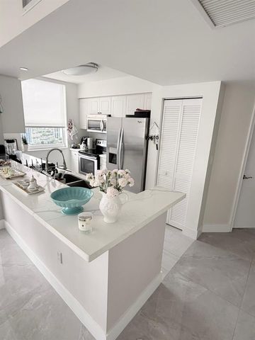 19501 W Country Club Dr 2204, Aventura, FL 33180