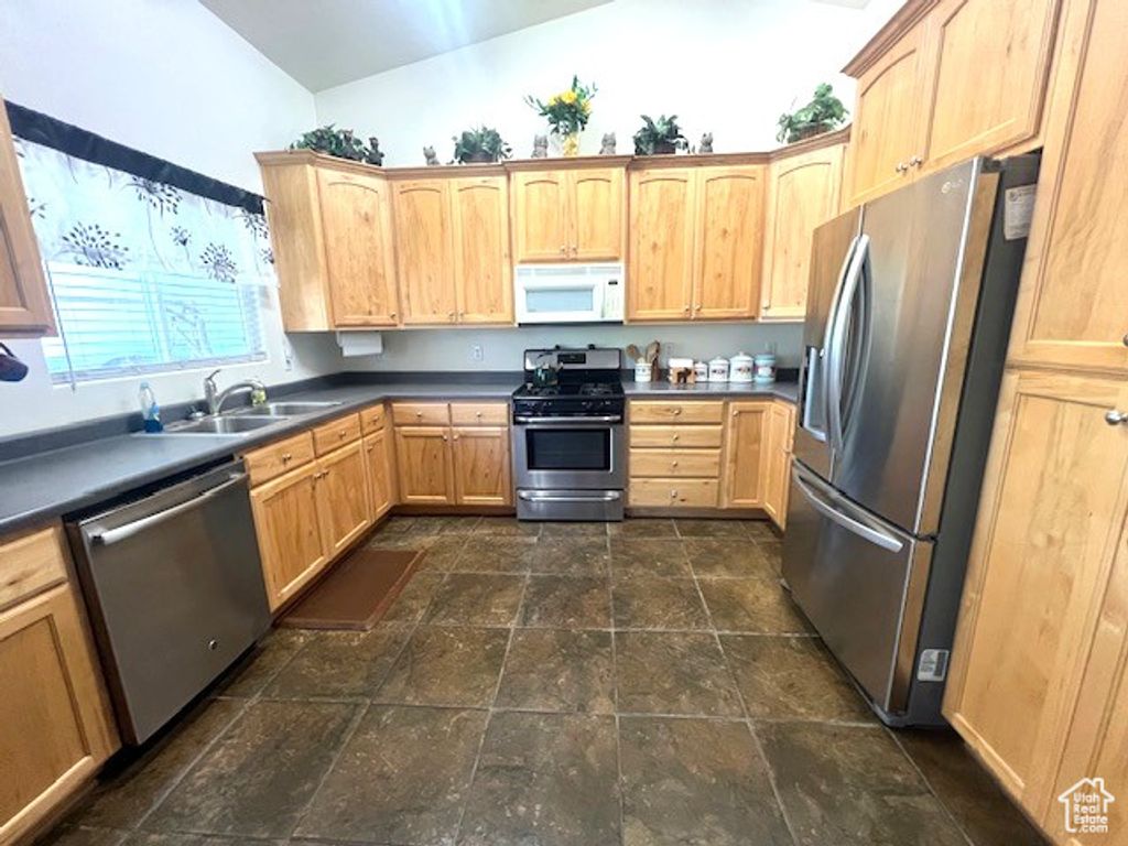 Image 3 of property listing at 755 W 130 N, Parowan, UT 84761