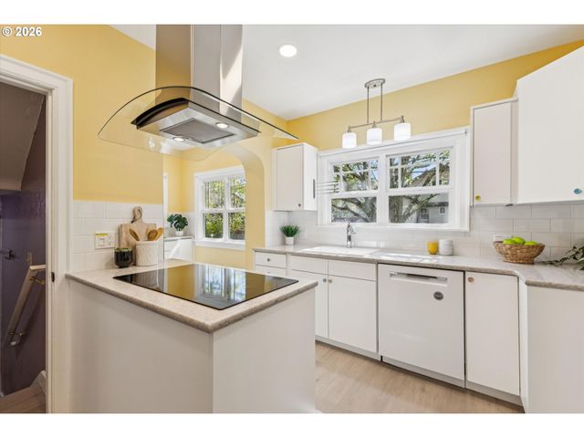 3302 Ne 14TH Ave, Portland, OR 97212