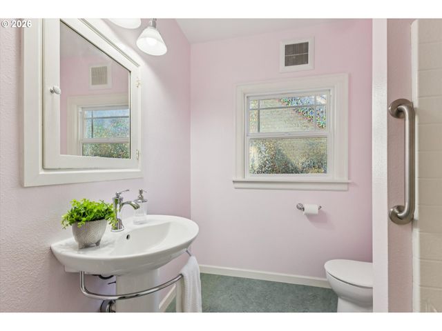 3302 Ne 14TH Ave, Portland, OR 97212