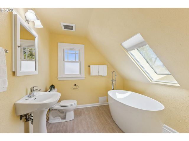 3302 Ne 14TH Ave, Portland, OR 97212