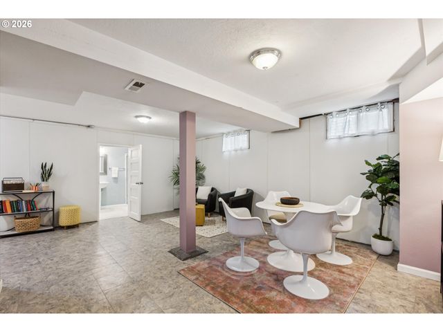 3302 Ne 14TH Ave, Portland, OR 97212