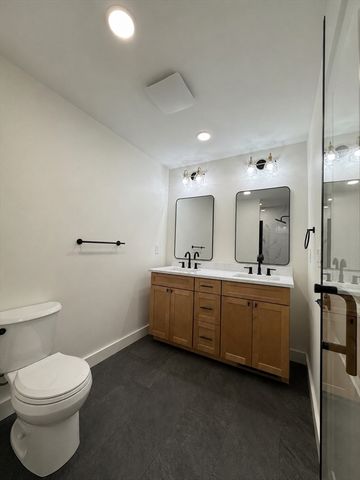 33 Polaski Ave, Chicopee, MA 01013
