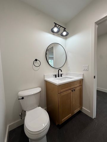 33 Polaski Ave, Chicopee, MA 01013
