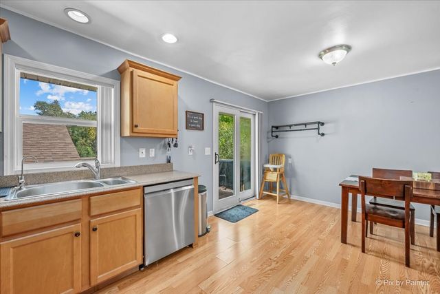 1132 Queen Anne Street, Woodstock, IL 60098