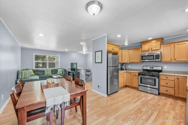 1132 Queen Anne Street, Woodstock, IL 60098