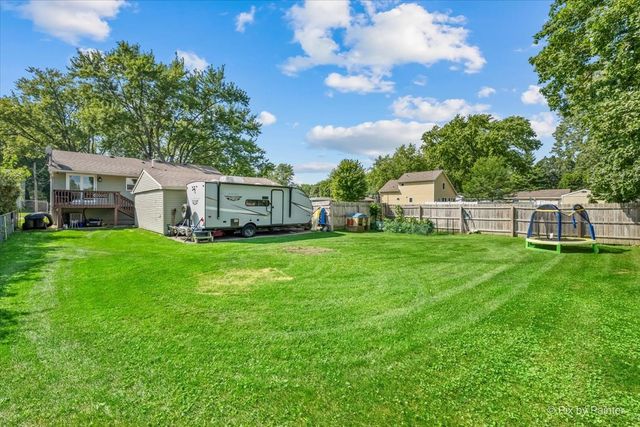1132 Queen Anne Street, Woodstock, IL 60098