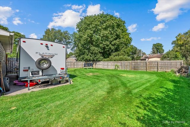 1132 Queen Anne Street, Woodstock, IL 60098